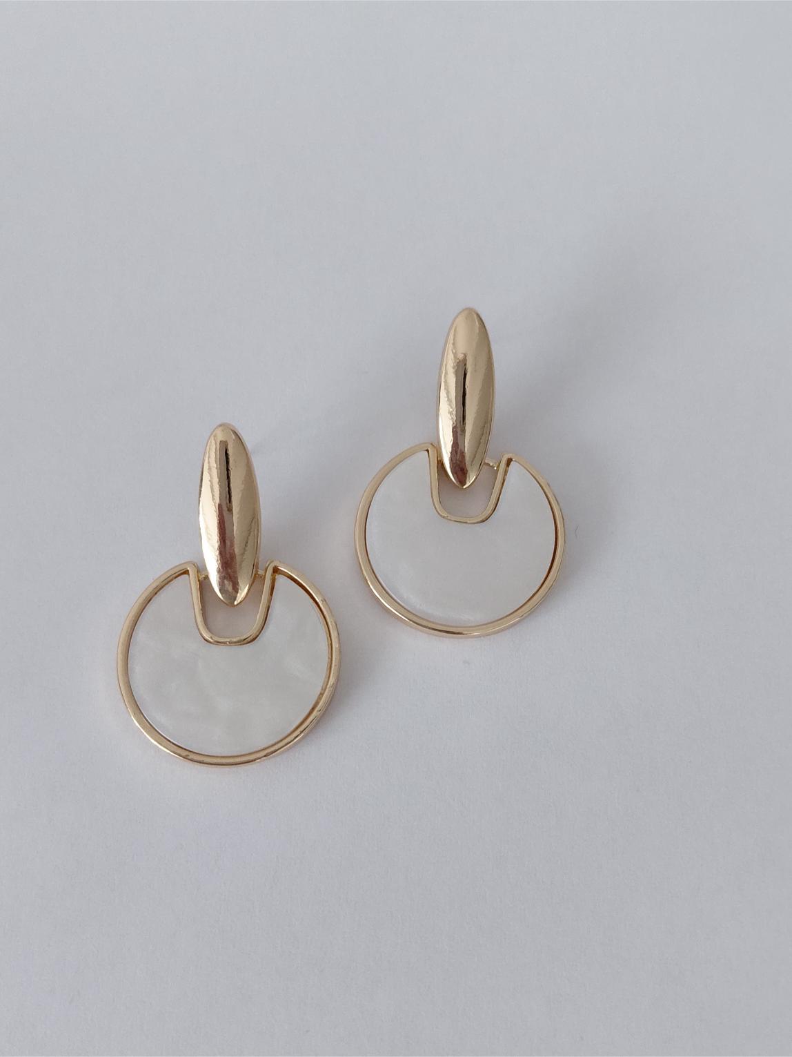 Beyaz Sedefli Sallant�l� Vintage K�pe 