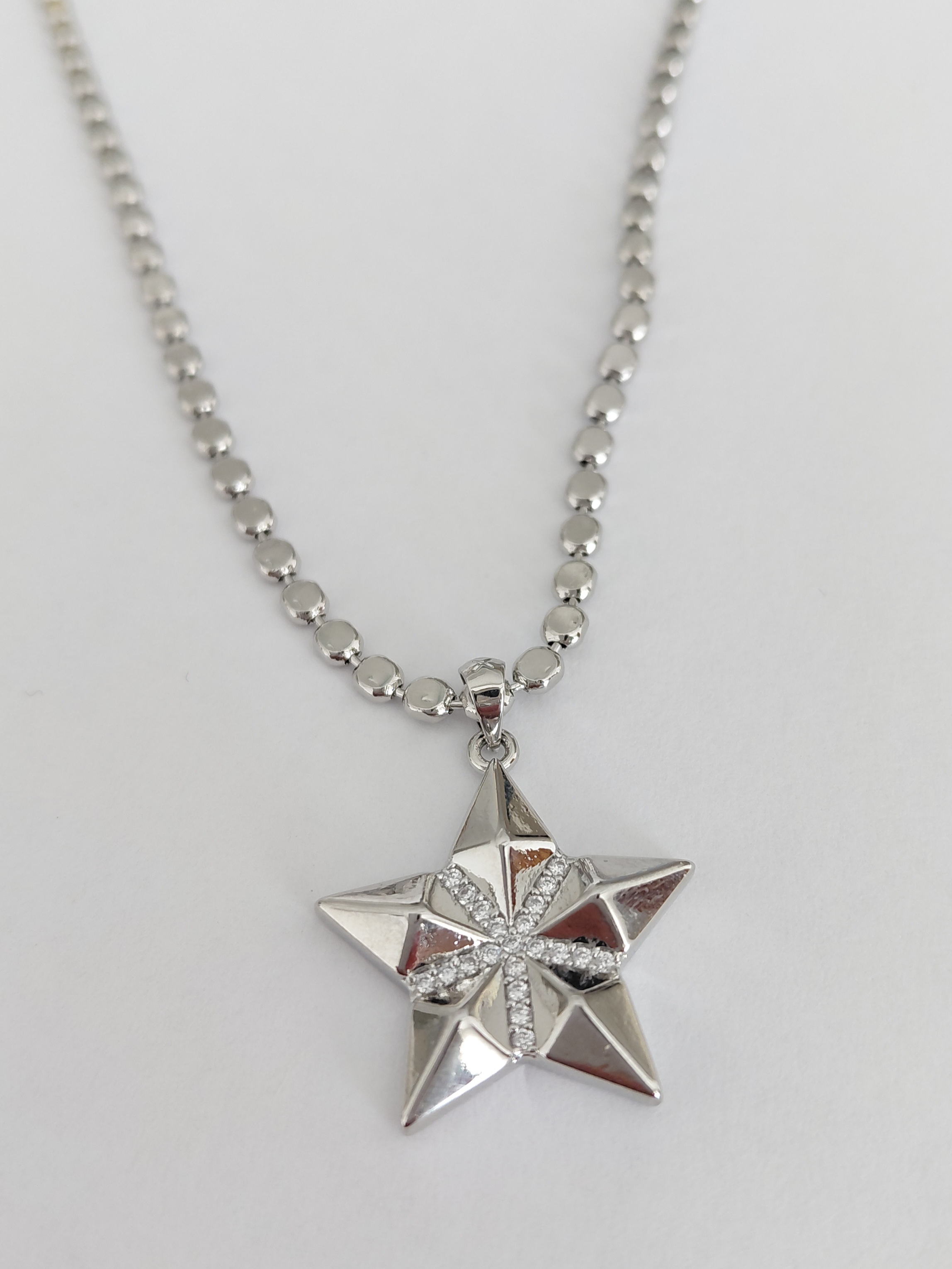 Ezme Zincirli Y�ld�z Charml� Xuping Kolye 