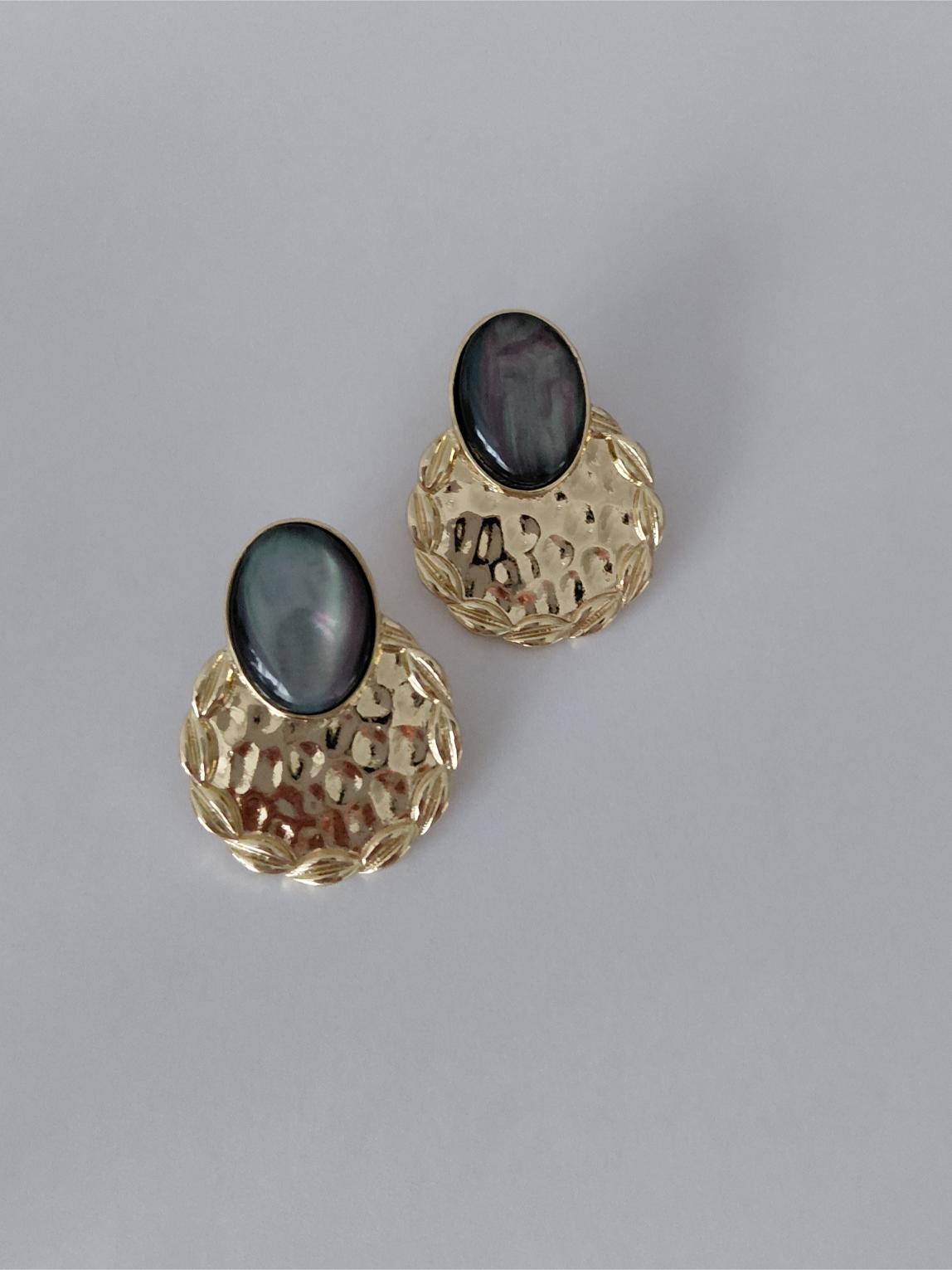 Gri Ge�i�li Vintage K�pe 