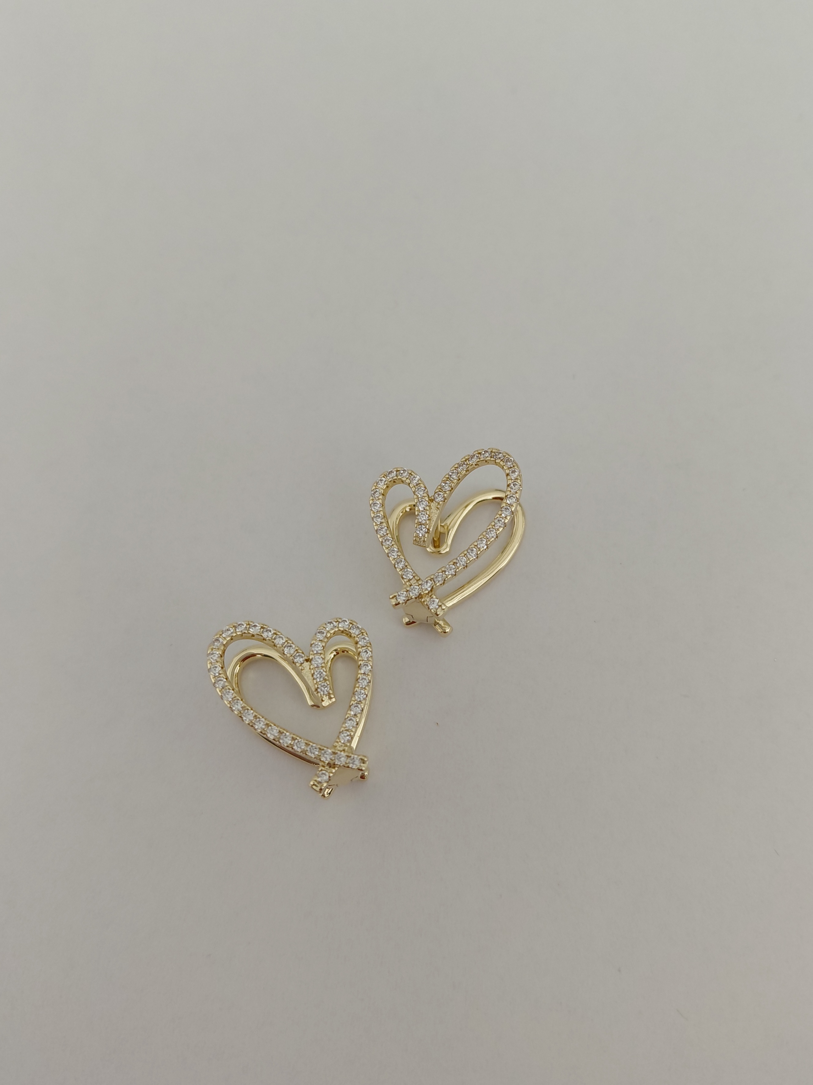 Tasli Kalpli Tasarim K�pe 