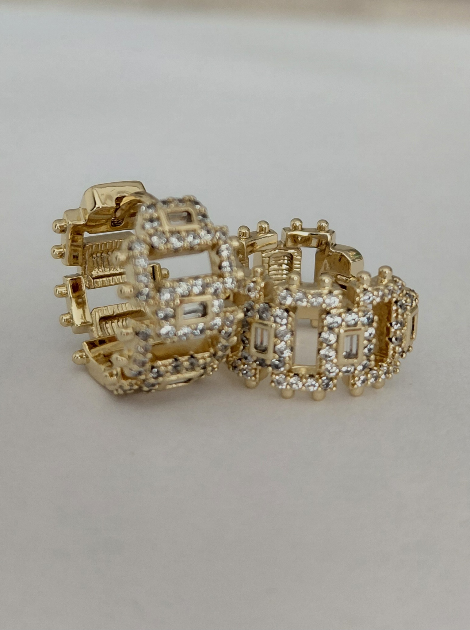 Xuping Tasli Tasarim Halka K�pe 