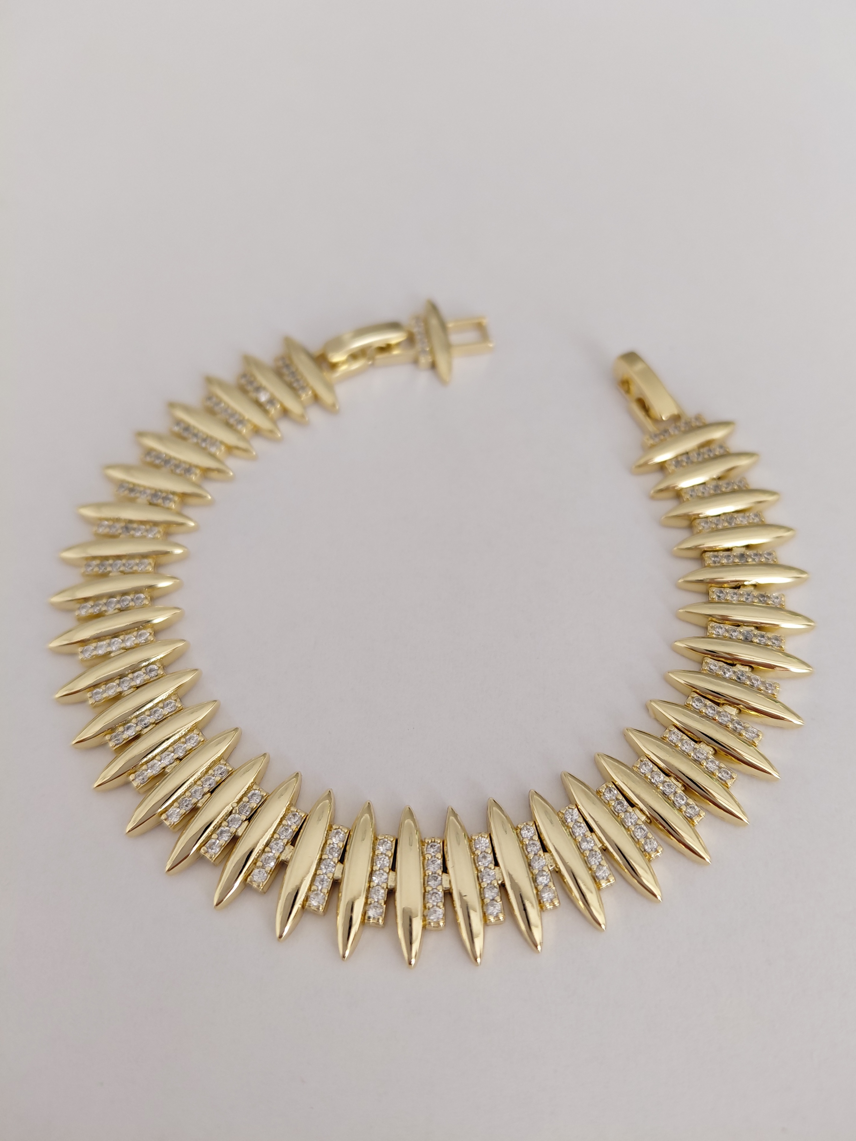 Zirkon Tasli �izgi Model Bileklik 